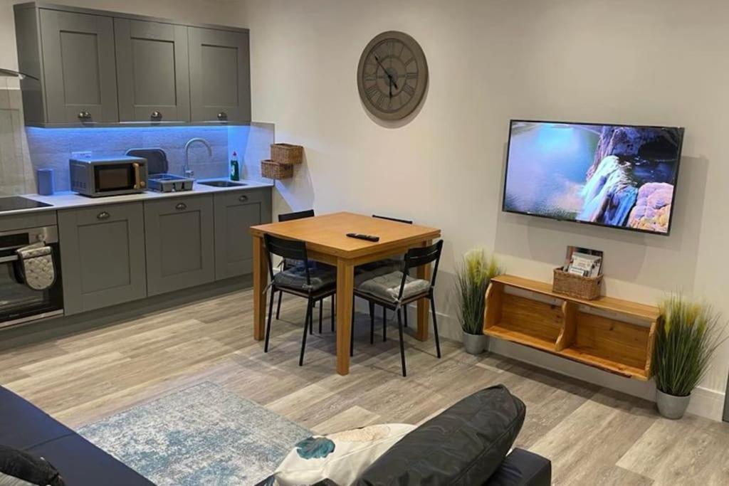 Comfortable Flat Close To The Beach Brighton Eksteriør billede