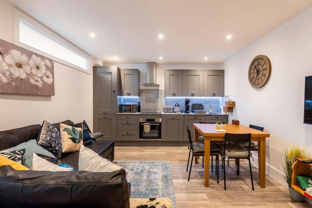 Comfortable Flat Close To The Beach Brighton Eksteriør billede