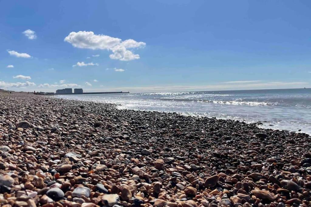 Comfortable Flat Close To The Beach Brighton Eksteriør billede